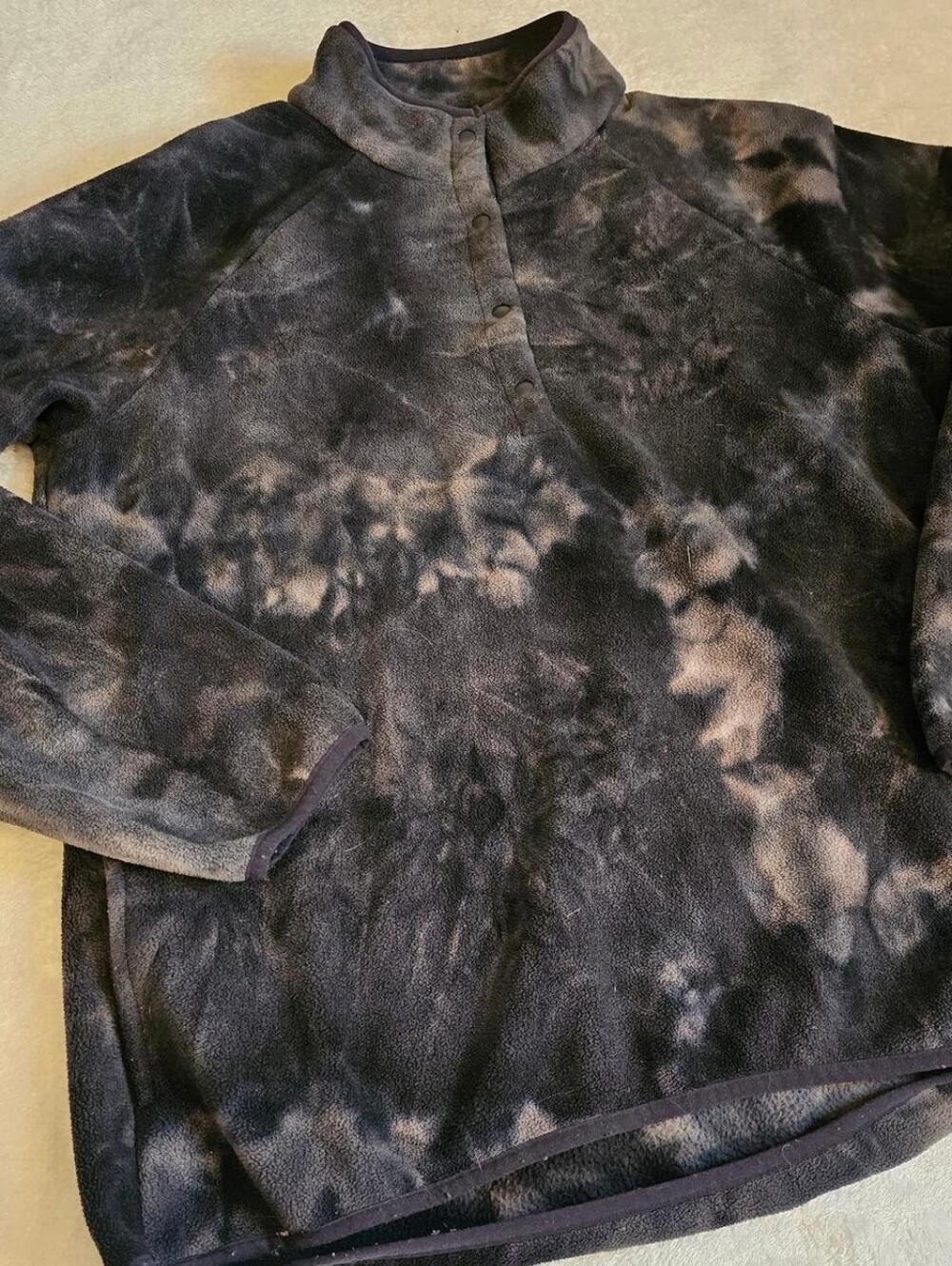 Black Tie-Dye Fleece Pullover